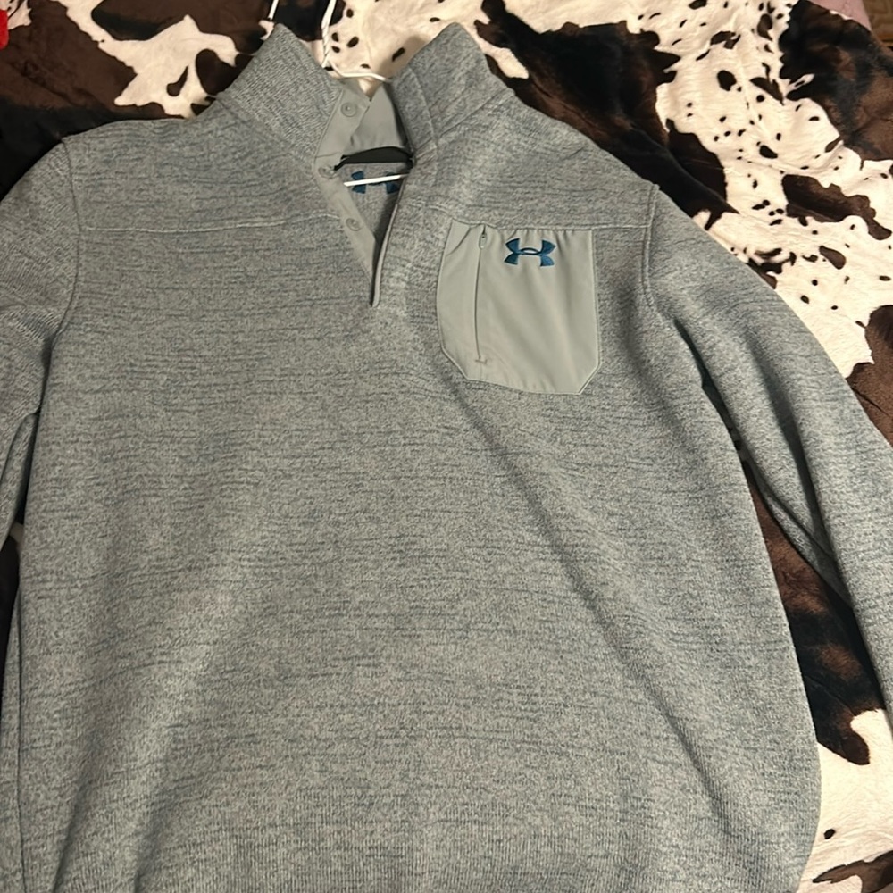 Under Armour pullover